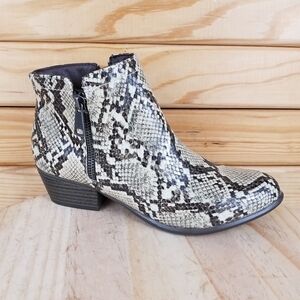 Union Bay 6 US Tabby Faux Snakeskin Double Zip Ankle Booties Biker Boots NEW